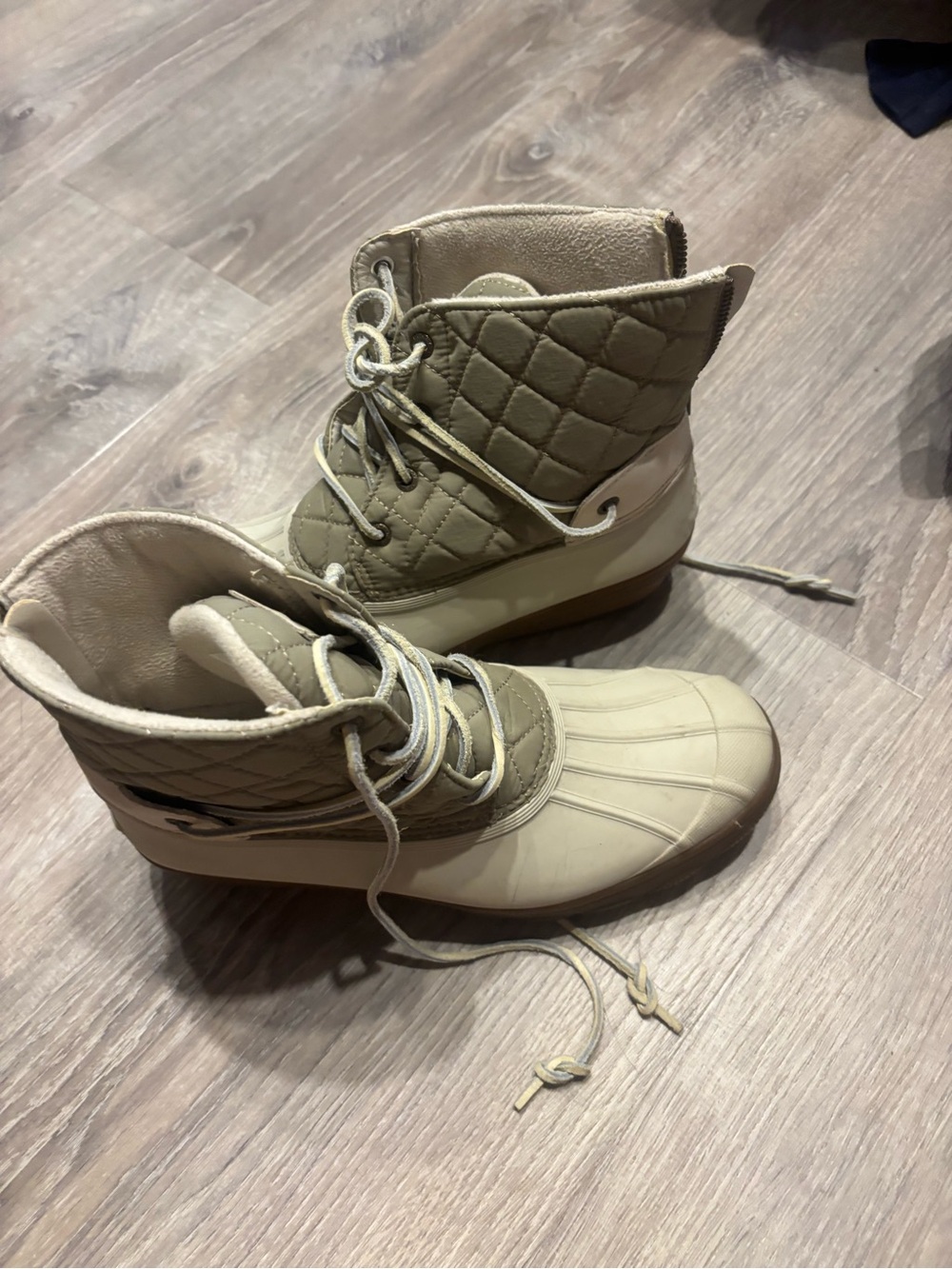 Neutral Quilted Winter Duck Boots - Women's Lace-Up